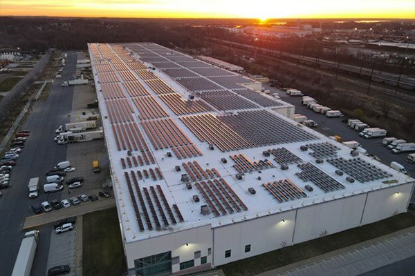 Commercial rooftop solar installation